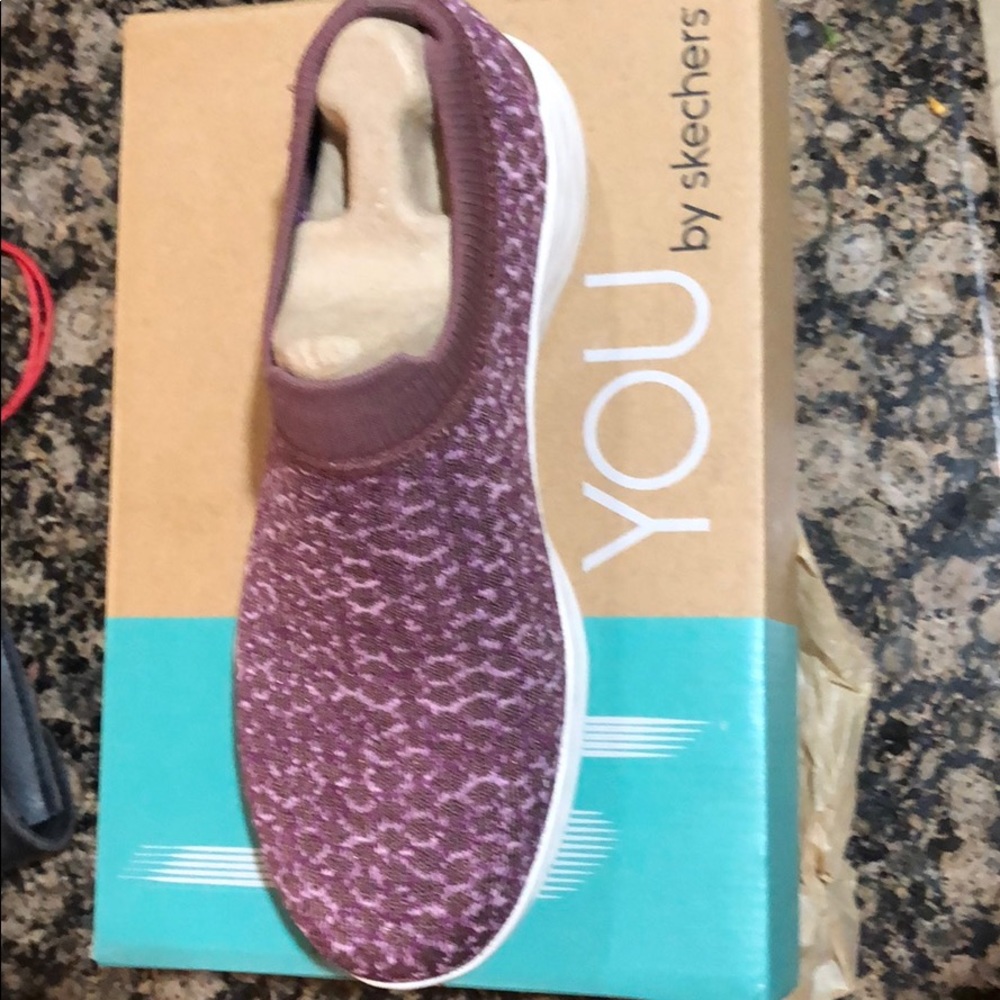 Sketchers YOU  by sketchers walk sz8 NWT